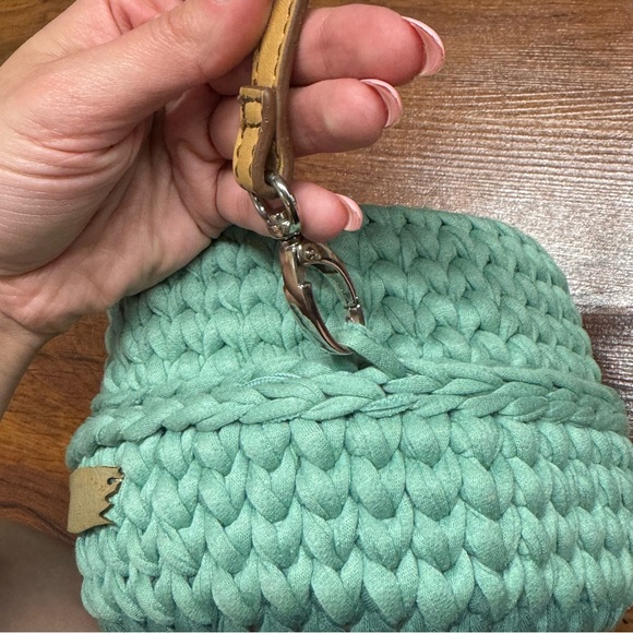 Green Round Crossbody Bag with Mouse Design - Picture 5 of 9